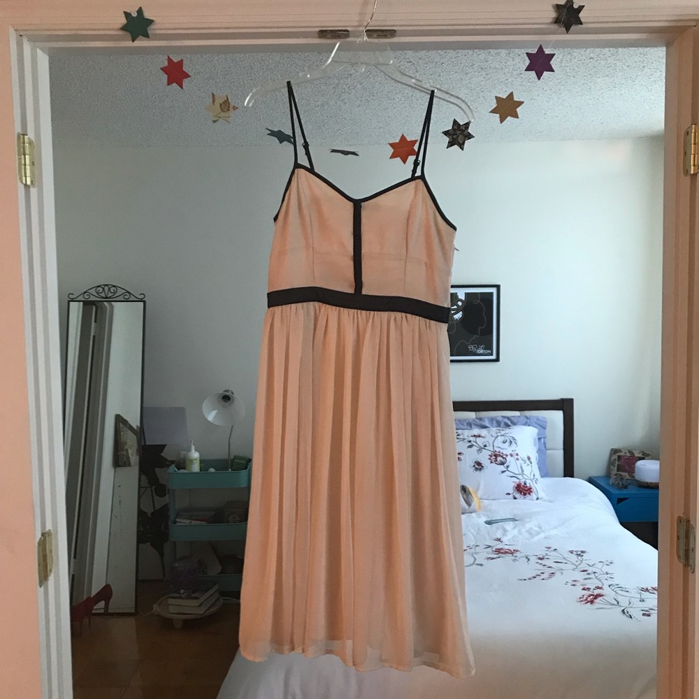 EUC H&M Divided blush pink empire waist dress - Picture 2 of 8